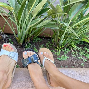 Gradient Nail - Wifey and friends -  mommy glam-togethe - Nail Salons Near Me - Honolulu, Hawaii