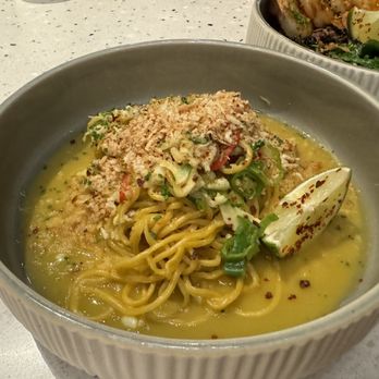 Olili - Chili Crab Noodles - Desserts Near Me - Honolulu, Hawaii Olili - Chili Crab Noodles - Desserts Near Me - Honolulu, Hawaii