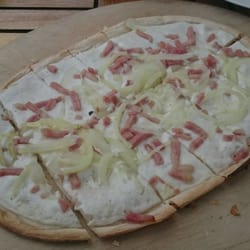 BARCO - Flammkuchen traditional. Auch der Lachsflammkuchen ist zu empfehlen