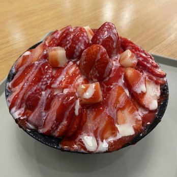 Sul & Beans - Fresh Strawberry Bingsoo - Desserts Near Me - Irvine, California