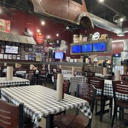 Wiseguys A Chicago Eatery - Round Rock - Inside