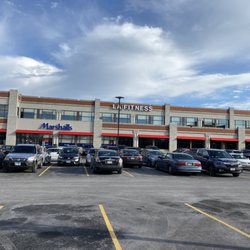 LA Fitness - 2 story entry w/the gym on the second floor