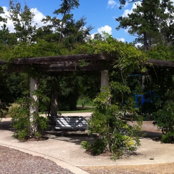 Cranebrook Park - Sitting area - Parks Near Me - The Woodlands, Texas Cranebrook Park - Sitting area - Parks Near Me - The Woodlands, Texas