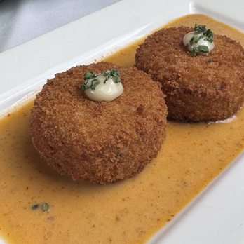 Roy's Waikiki - Crab cake - Hawaiian Near Me - Honolulu, Hawaii