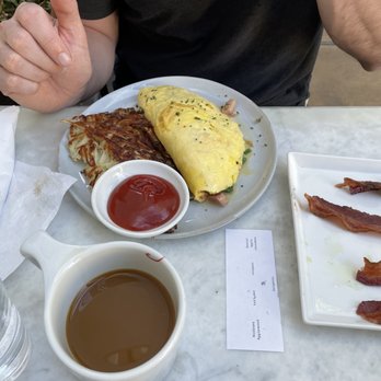 Cheeky's - Omelette with hash Browns (gluten free) - Breakfast & Brunch Near Me - Palm Springs, California Cheeky's - Omelette with hash Browns (gluten free) - Breakfast & Brunch Near Me - Palm Springs, California