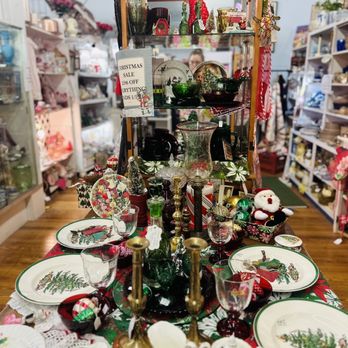 Downtown Antique Mall - Christmas Splendor - Antiques Near Me - New Braunfels, Texas