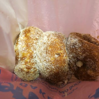 Leonard's Bakery - Malasadas! - Bakeries Near Me - Honolulu, Hawaii Leonard's Bakery - Malasadas! - Bakeries Near Me - Honolulu, Hawaii