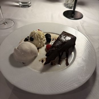 The American Hotel - Chocolate cake - Hotels Near Me - Sag Harbor, New York The American Hotel - Chocolate cake - Hotels Near Me - Sag Harbor, New York