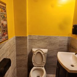 Hippo Burgers - Clean restrooms