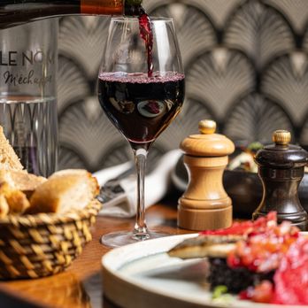 Le Nom M'échappe - Bistros Near Me - Paris, 75 Le Nom M'échappe - Bistros Near Me - Paris, 75