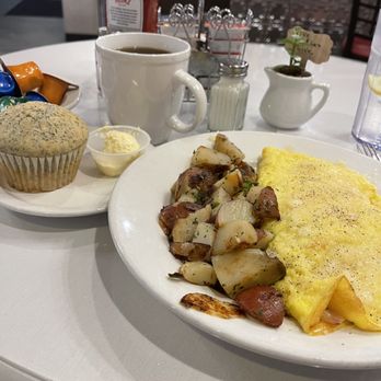 Nibbley's Cafe - Lemon poppyseed muffin and California omelet. - Breakfast & Brunch Near Me - Klamath Falls, Oregon Nibbley's Cafe - Lemon poppyseed muffin and California omelet. - Breakfast & Brunch Near Me - Klamath Falls, Oregon