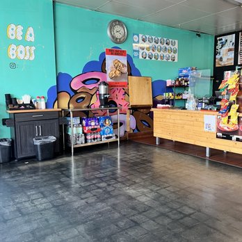 Donut Boss - Cute set up - Donuts Near Me - Westminster, California