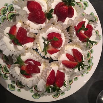 The Wandering Chef - Finished the meal with fresh strawberries and Creme Fraiche. Amazing dinner. - Personal Chefs Near Me The Wandering Chef - Finished the meal with fresh strawberries and Creme Fraiche. Amazing dinner. - Personal Chefs Near Me