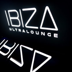 The Moose Lounge - New night club Ibiza 180w 400s