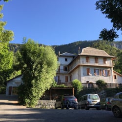 Gite Auberge L'Eterlou - L'Eterlou, vue d'ensemble depuis le parking
