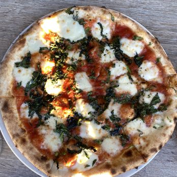 Del Lusso - Classic delicious margarita pizza - Pizza Near Me - Carlsbad, California Del Lusso - Classic delicious margarita pizza - Pizza Near Me - Carlsbad, California