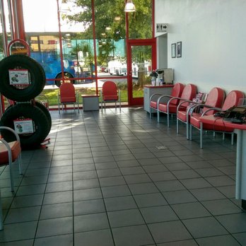 Discount Tire - Waiting Room - Tires Near Me - St. Augustine, Florida
