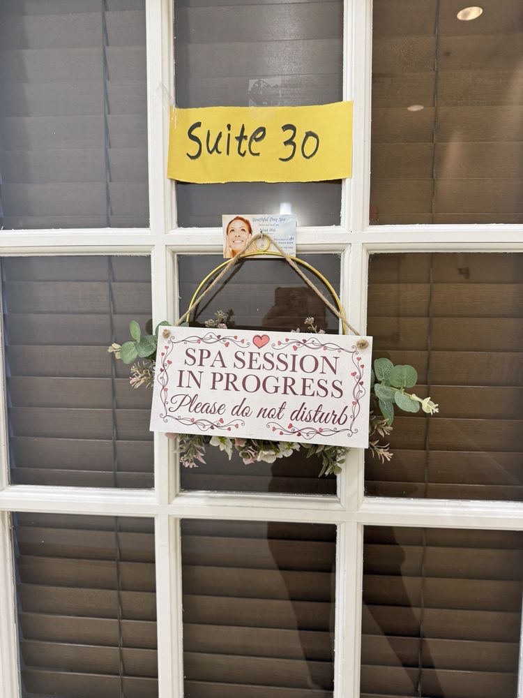 Youthful Day Spa Logo