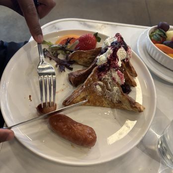 Hash Breakfast Eatery - Cinnamon bread French toast - Breakfast & Brunch Near Me - Red Deer, Alberta Hash Breakfast Eatery - Cinnamon bread French toast - Breakfast & Brunch Near Me - Red Deer, Alberta