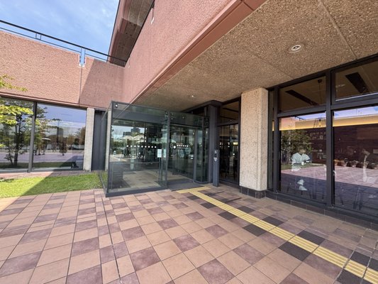 Fukuoka Art Museum by null