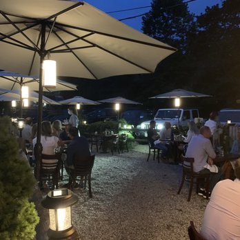 Cove Hollow Tavern - Outdoor dining - Bars Near Me - East Hampton, New York Cove Hollow Tavern - Outdoor dining - Bars Near Me - East Hampton, New York