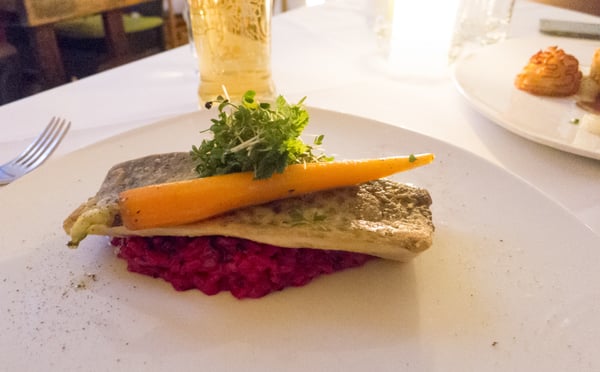 ef16 Restaurant Weinbar by null