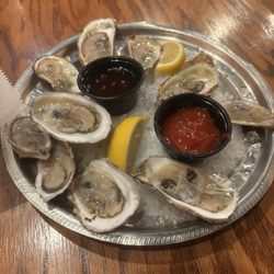 Pudges Pub - Raw oysters