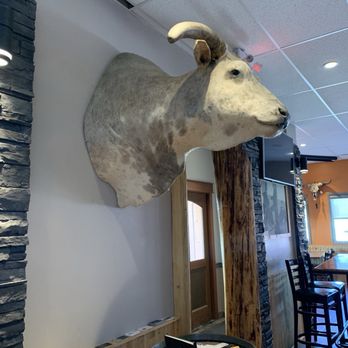Knee Deep Bar & Grill - Ambiance - Tapas Bars Near Me - High River, Alberta