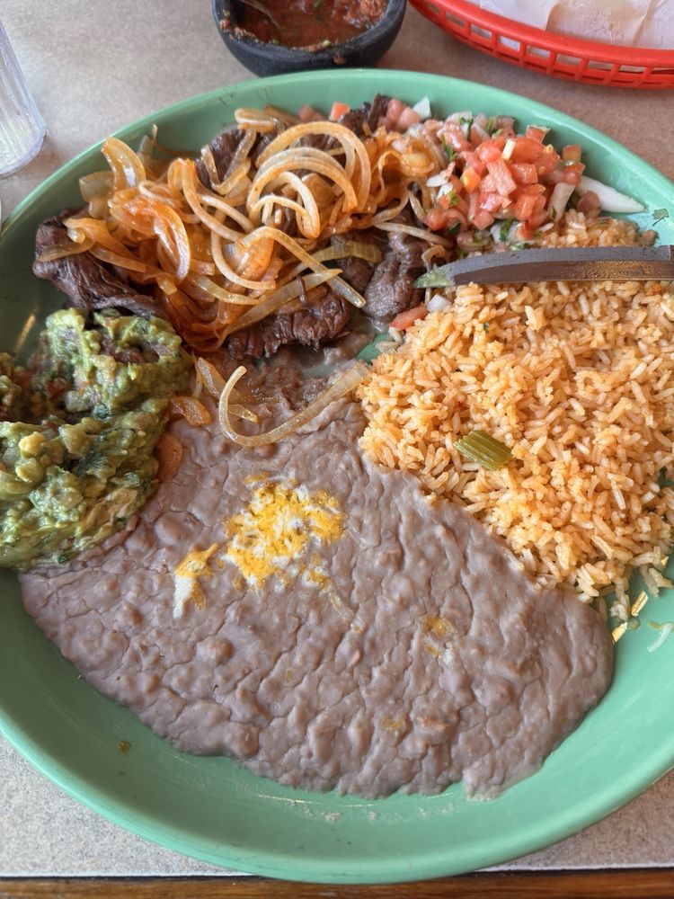 Ayutla's Family Mexican Restaurant Logo