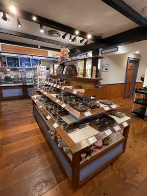 Putnam Pantry Candies, Ice Creams & Cafe by null