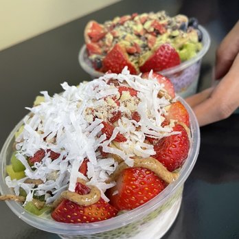Flavor Theory - strawberries, kiwis, and strawberries in a bowl - Acai Bowls Near Me - Riverside, California Flavor Theory - strawberries, kiwis, and strawberries in a bowl - Acai Bowls Near Me - Riverside, California