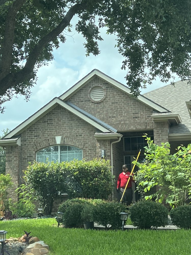 Slide of Starrz Pest Control