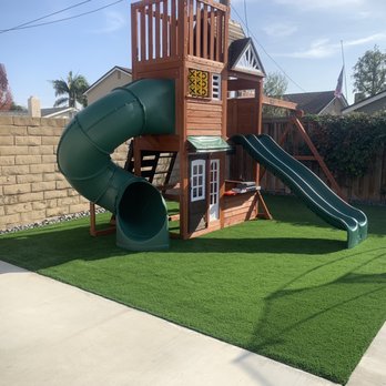Vera Landscape - Synthetic grass in our backyard - Landscaping Near Me