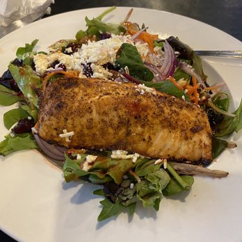Nantucket Grill - Durham - Salmon salad - American Near Me - Durham, North Carolina