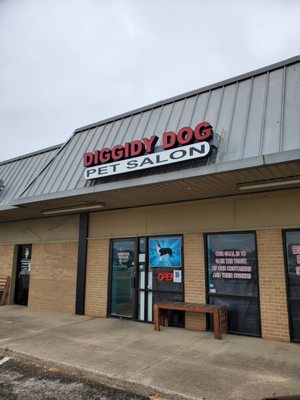 Diggidy Dog Pet Salon
