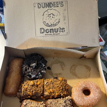 Dundee's Donuts - Box of donuts - Breakfast & Brunch Near Me - Seaside, Oregon