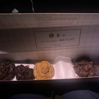 Batch & Box - Del Mar - Cookies/ 2 gentlemen, one peanut butter, 3 Chocolate PB - Bakeries Near Me - San Diego, California Batch & Box - Del Mar - Cookies/ 2 gentlemen, one peanut butter, 3 Chocolate PB - Bakeries Near Me - San Diego, California