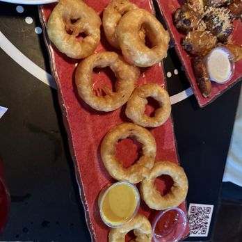 Maple Tavern - Onion rings - American Near Me - Maple Grove, Minnesota