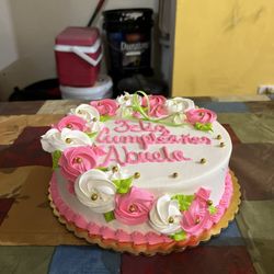 Repostería D'Nelly - Side view of the Birthday Cake