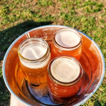 Maple View Farm - cranberry blonde / graf (beer+cider) / pumpkin ale - Farmers Market Near Me - Granby, Connecticut