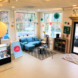 Daley Vapor - Daley Vapor's Lounge Area
