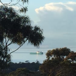 Blue Bay Cafe - Great view of McCrae