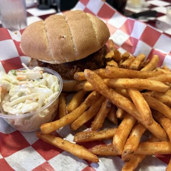Durty Gurt's - American Near Me - Galena, Illinois
