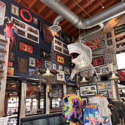 Joe's Crab Shack - Gift shop