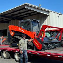 Crystal Tractor & Equipment - Leesburg - Congratulations to E. Leonard Painting on the purchase of their  new Kubota SVL97-2HFC track loader!