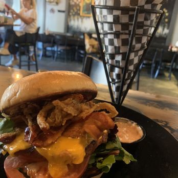 Spade And Spatula - Bbq Bacon Burger - Gastropubs Near Me - Blue Jay, California Spade And Spatula - Bbq Bacon Burger - Gastropubs Near Me - Blue Jay, California