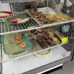 Dessert case