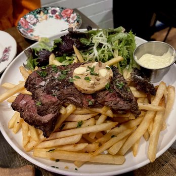 Bar Purlieu - Steak Frites - French Near Me - Eugene, Oregon