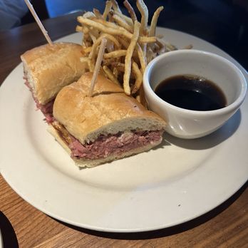 131 MAIN Restaurant - Prime Rib sandwich with delicious fries - New American Near Me - Charlotte, North Carolina 131 MAIN Restaurant - Prime Rib sandwich with delicious fries - New American Near Me - Charlotte, North Carolina