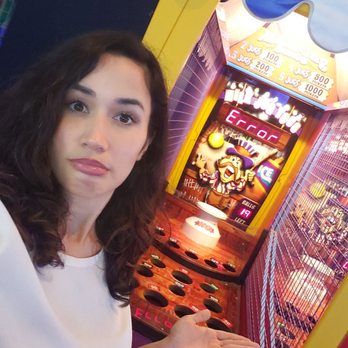 Dave & Buster's Ala Moana - Ever break the Game? After getting the 1000 point shot after shot, game couldnt handle the win - Arcades Near Me - Honolulu, Hawaii